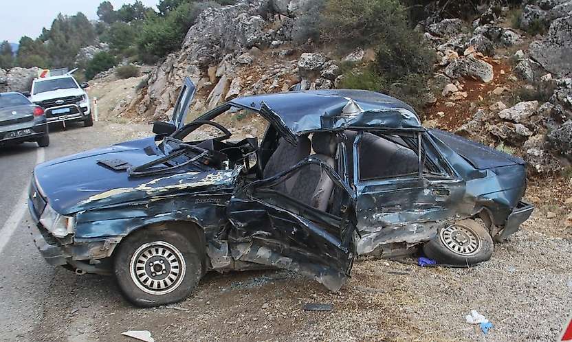 Konya'da otomobil ile tırın feci kazası can aldı