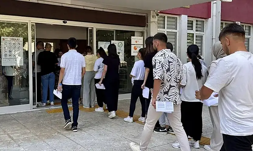 Konya'da sınav heyecanı! YKS'nin ilk oturumu TYT başladı
