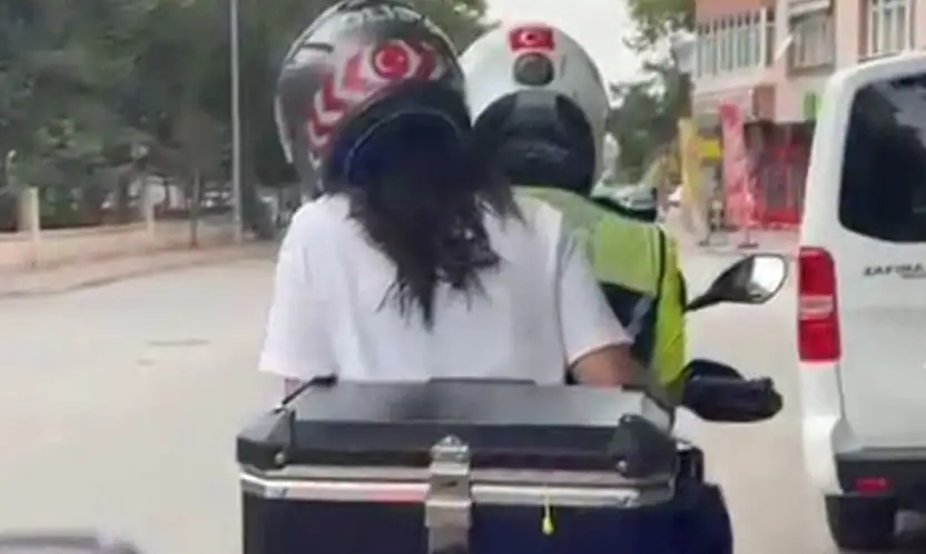 Konya'da sınava geç kalanların imdadına polis yetişti! İşte o anlar