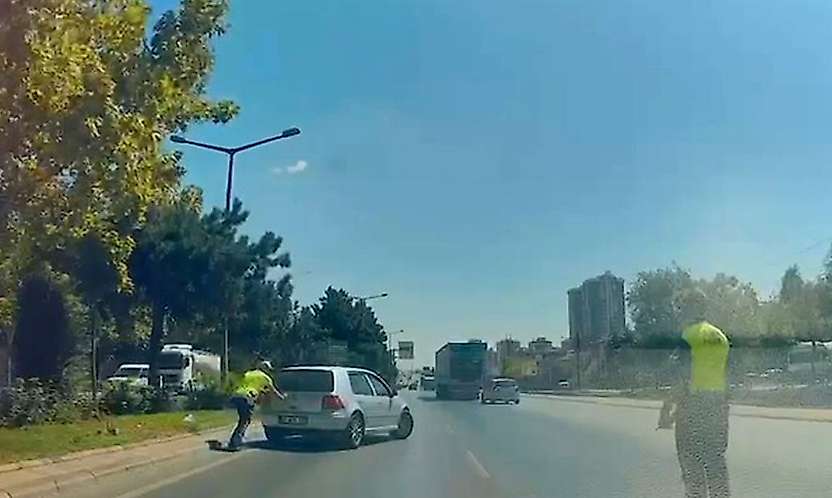Konya'da trafik polisinin örnek davranışı takdir topladı
