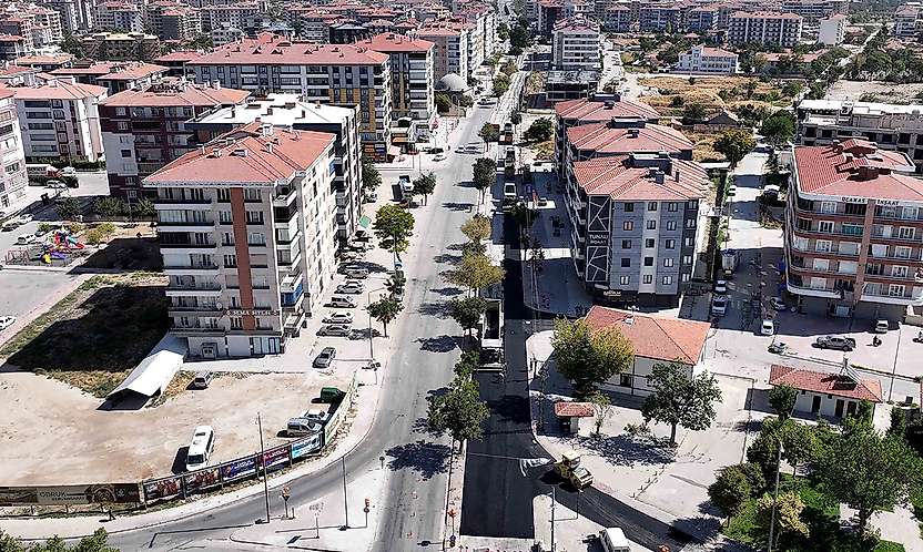 Konya'da ulaşımı rahatlatacak 800 metrelik dev asfalt adımı atıldı