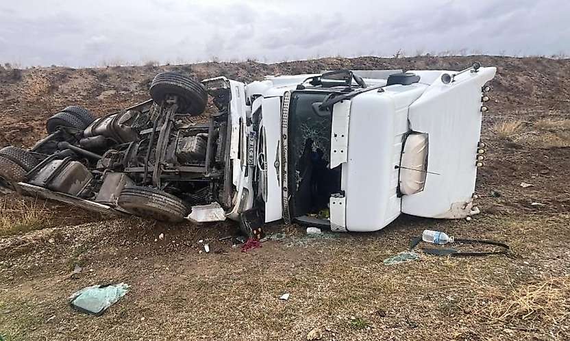 Konya'da yağış kazaları beraberinde getirdi: 6 yaralı