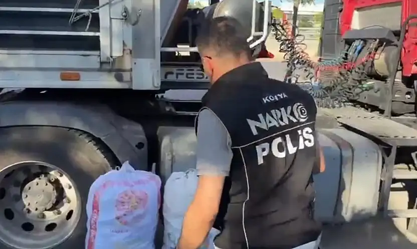 Konya'da zehir tacirlerine geçit yok: Binlerce hap ele geçirildi