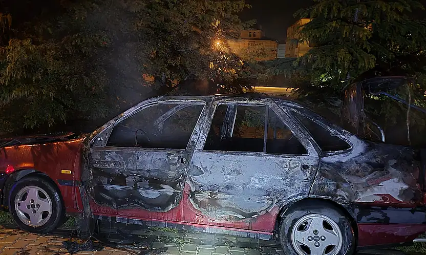 Konya'daki görüntü paniğe neden oldu! Otomobil alevler içinde kaldı