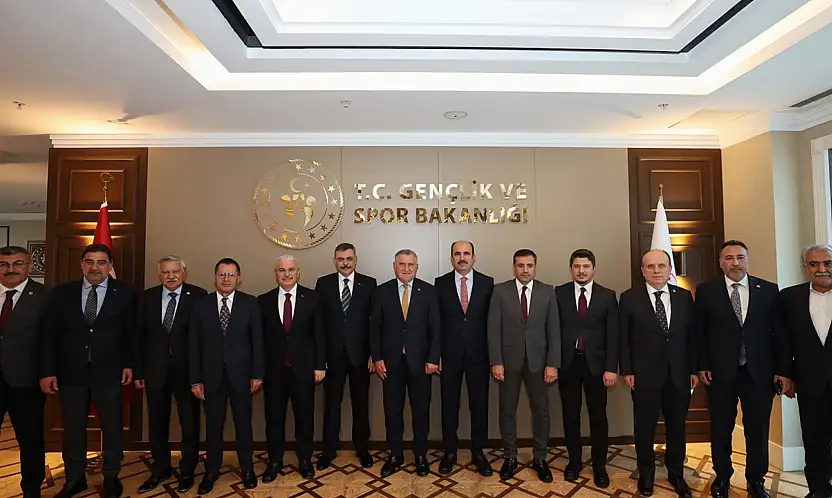 Konya heyeti Bakan Bak ile spor yatırımlarını görüştü