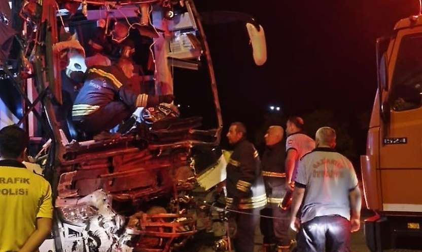 Konya-Kahta otobüsünde feci kaza: 2 ölü 22 yaralı!