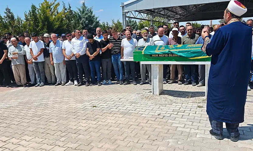 Konya yolundaki feci kazada hayatını kaybeden çocuk defnedildi