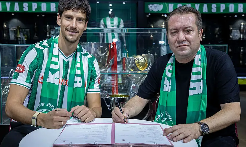 Konyaspor'da beklenen imza geldi! Jevtovic'le anlaşma sağlandı