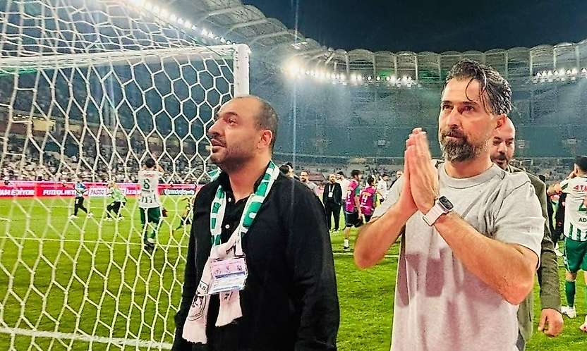 Konyaspor'da İlhan Palut, gözyaşlarını tutamadı