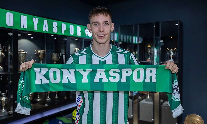 Konyaspor'un Macar orta sahası imzayı attı