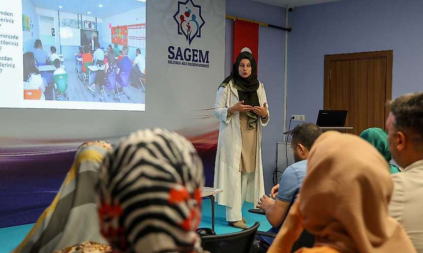 SAGEM'den ailelere okula uyum semineri