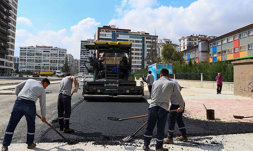 Selçuklu'nun ulaşım konforunu artıyor: 2 bin ton sıcak asfalt mesaisi
