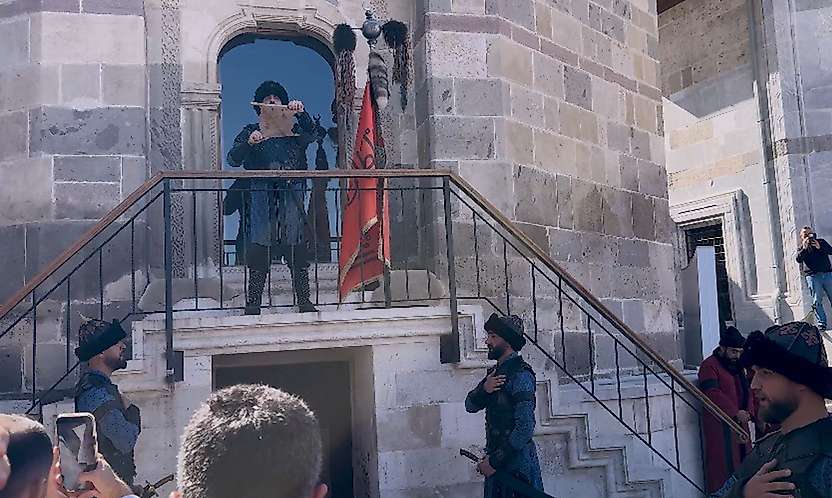 TBMM Başkanı Kurtulmuş, Konya'da Sultanlar Türbesi saygı nöbetini izledi