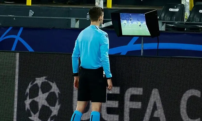 UEFA'dan hakemlikte yeni dönem