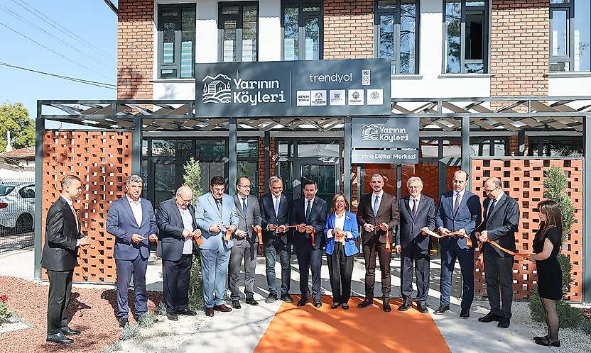 Yarının Köyleri'nin altıncı dijital merkezi Konya Yarma'da açıldı