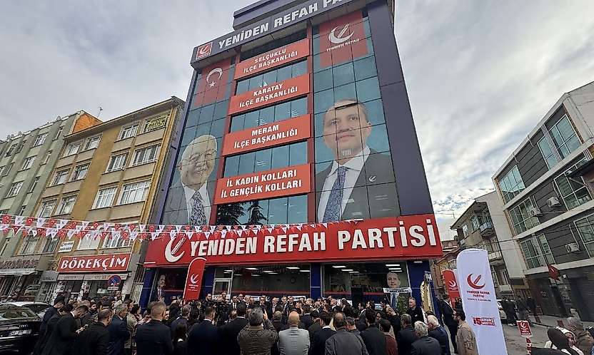 Yeniden Refah Partisi Konya'da yeni binasını açtı