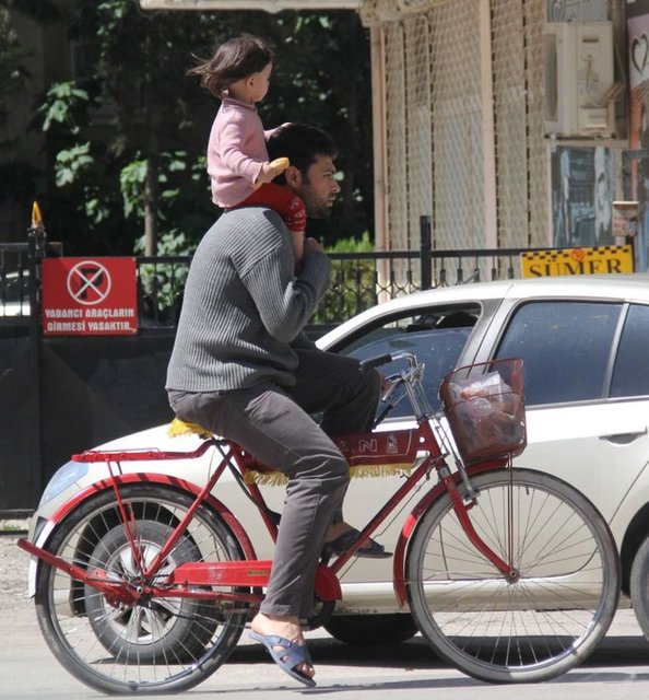 bu-adamlar-ne-yapiyor-19