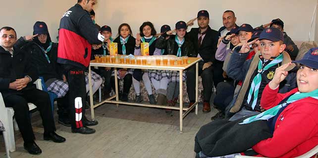 sarkislada-izci-ogrenciler-itfaiyecileri-ziyaret-etti-1