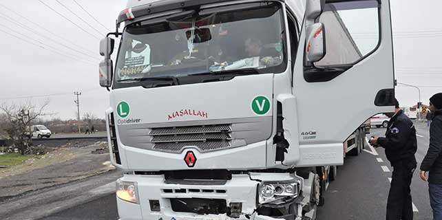 konyada-zincirleme-trafik-kazasi-7-yarali-2