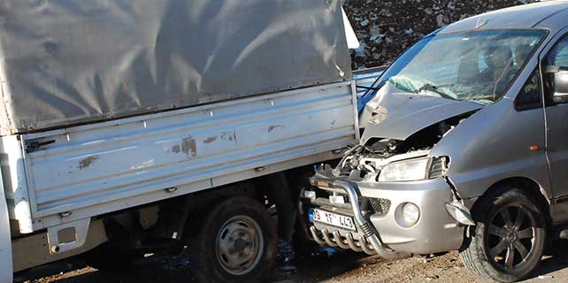 didimde-trafik-kazasi-1i-agir-2-yarali