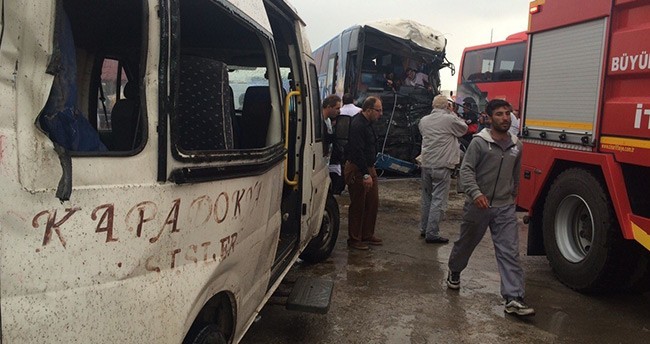 konyada-trafik-kazasi-1i-agir-3-yarali-6,