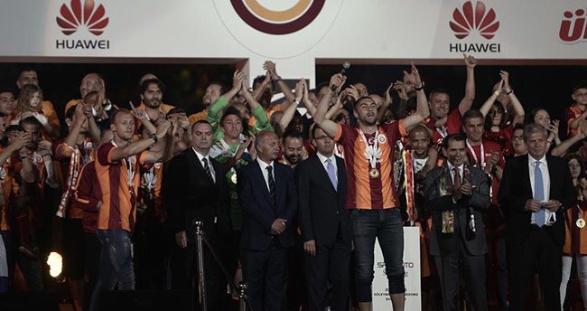 arenayi-yiktilar-galatasaray-kupasina-kavustu-foto-galeri-5