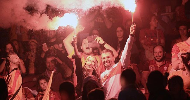 arenayi-yiktilar-galatasaray-kupasina-kavustu-foto-galeri-12
