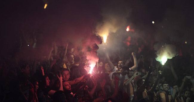 arenayi-yiktilar-galatasaray-kupasina-kavustu-foto-galeri-15