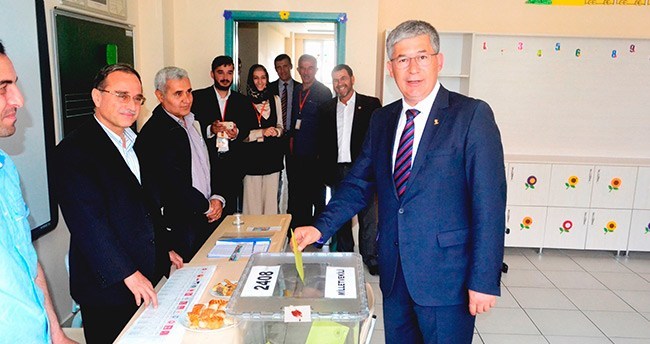 ak-parti-vekil-adaylari-oylarini-kullandi-8