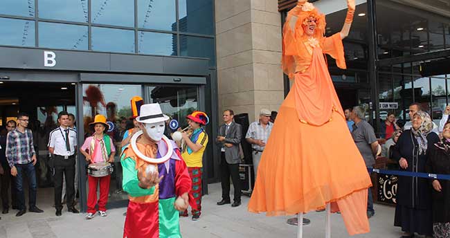 konyanin-ilk-outlet-alisveris-merkezi-acildi-2