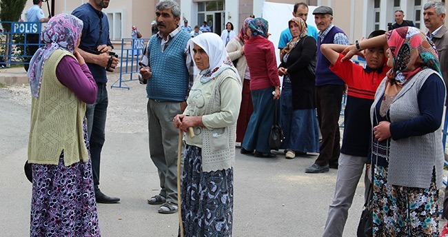 karamanda-sehit-madenci-ailelerinin-tepkisi-dinmiyor-3
