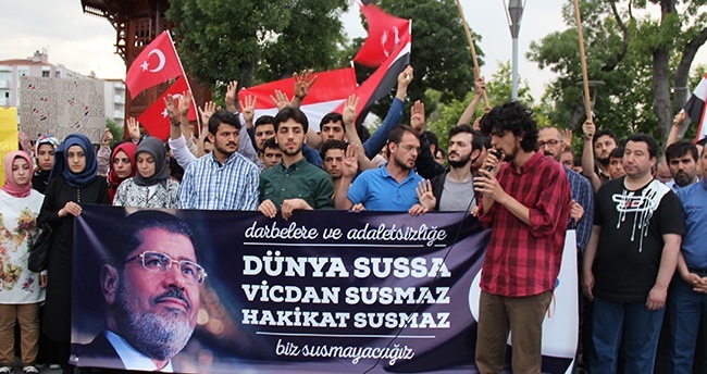 konyada-mursinin-idam-karari-protesto-edildi-2