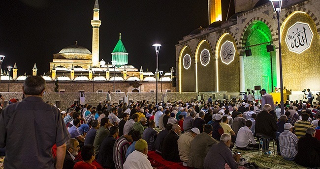 konyada-ilk-teravih-namazi-kilindi-14