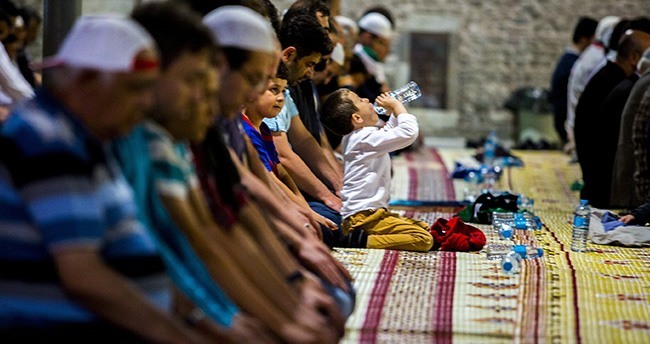 konyada-ilk-teravih-namazi-kilindi-13
