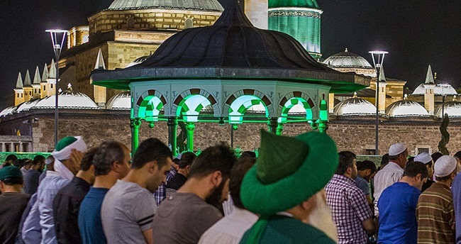 konyada-ilk-teravih-namazi-kilindi-8