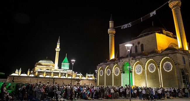 konyada-ilk-teravih-namazi-kilindi-7