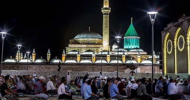 konyada-ilk-teravih-namazi-kilindi-3