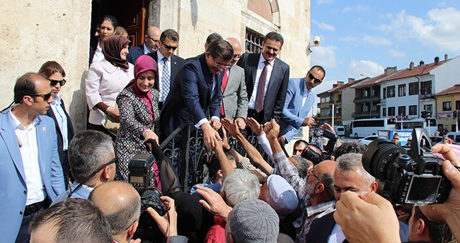 davutoglu-mevlan-muzesini-ziyaret-etti-2