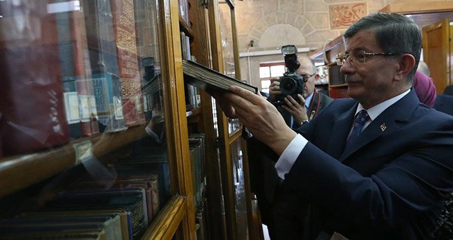 davutoglu-mevlan-muzesini-ziyaret-etti-4