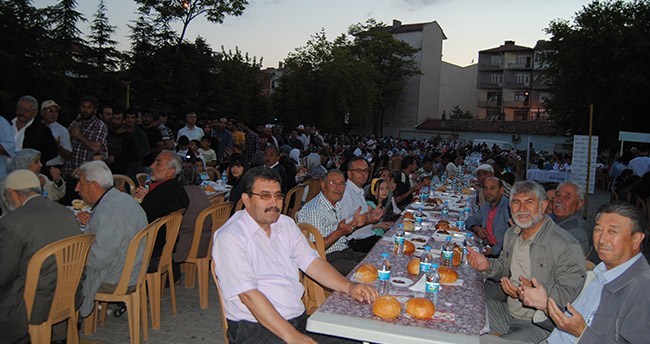 kuluda-bin-kisilik-iftar-verildi