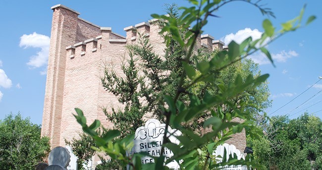 konyanin-kiz-kulesine-sahip-cikilmiyor-6