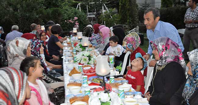 kaymakam-sonel-yetim-ve-oksuzleri-evinde-agirladi-1