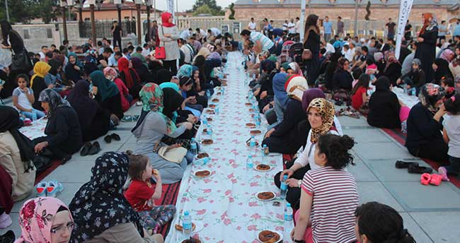 genclik-meclisinden-ummet-iftari