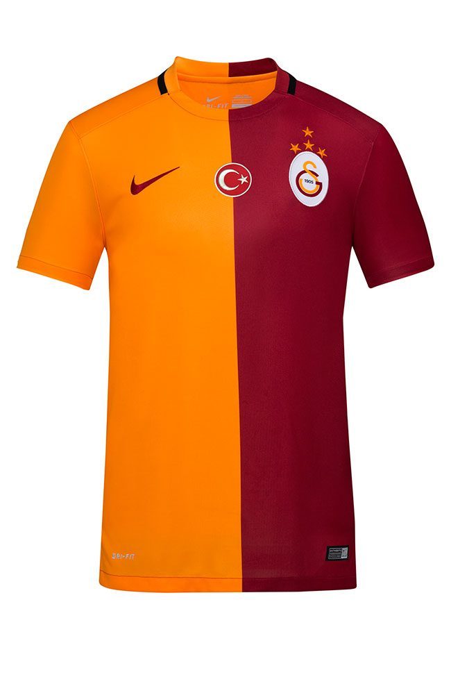 iste-galatasarayin-yeni-sezon-formalari-3
