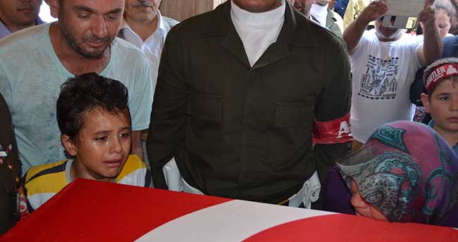 sehit-babaya-gozyaslariyla-veda-2
