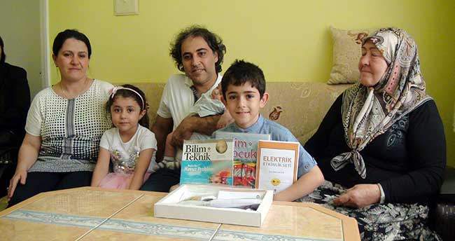 deney-yapan-cocuga-bakan-isiktan-hediye-1