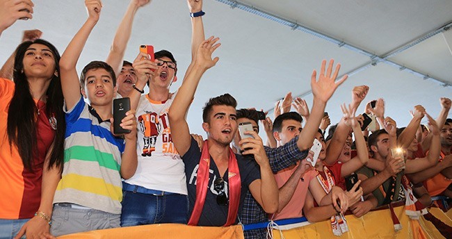 iste-galatasarayin-konya-kafilesi-3