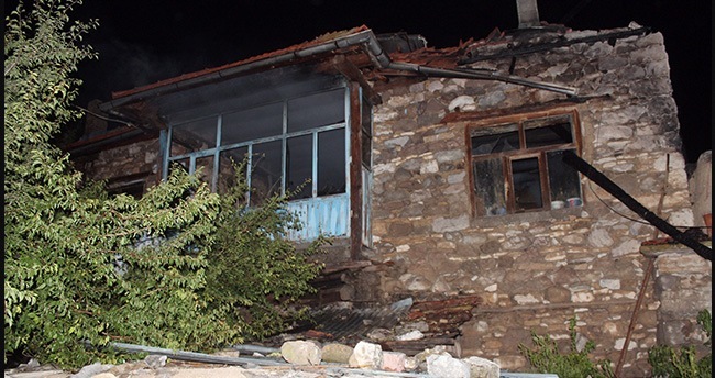 beysehirde-korkutan-ev-yangini-3