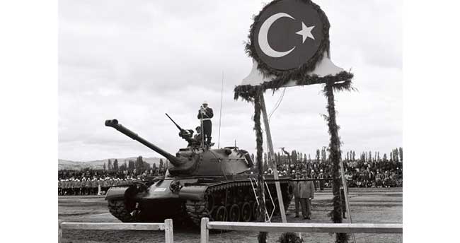 eski-zafer-bayrami-torenlerinden-fotograflar-7