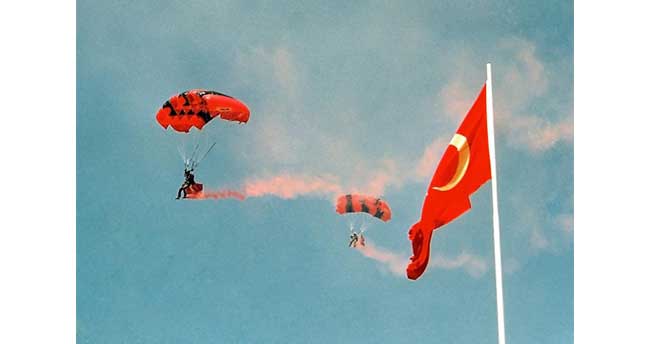 eski-zafer-bayrami-torenlerinden-fotograflar-11